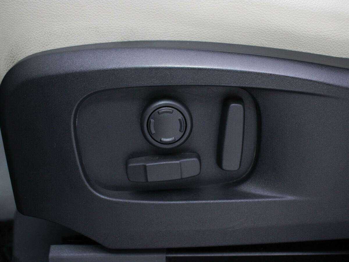 Land Rover Defender с пробегом — 2020 год. Фото: #19