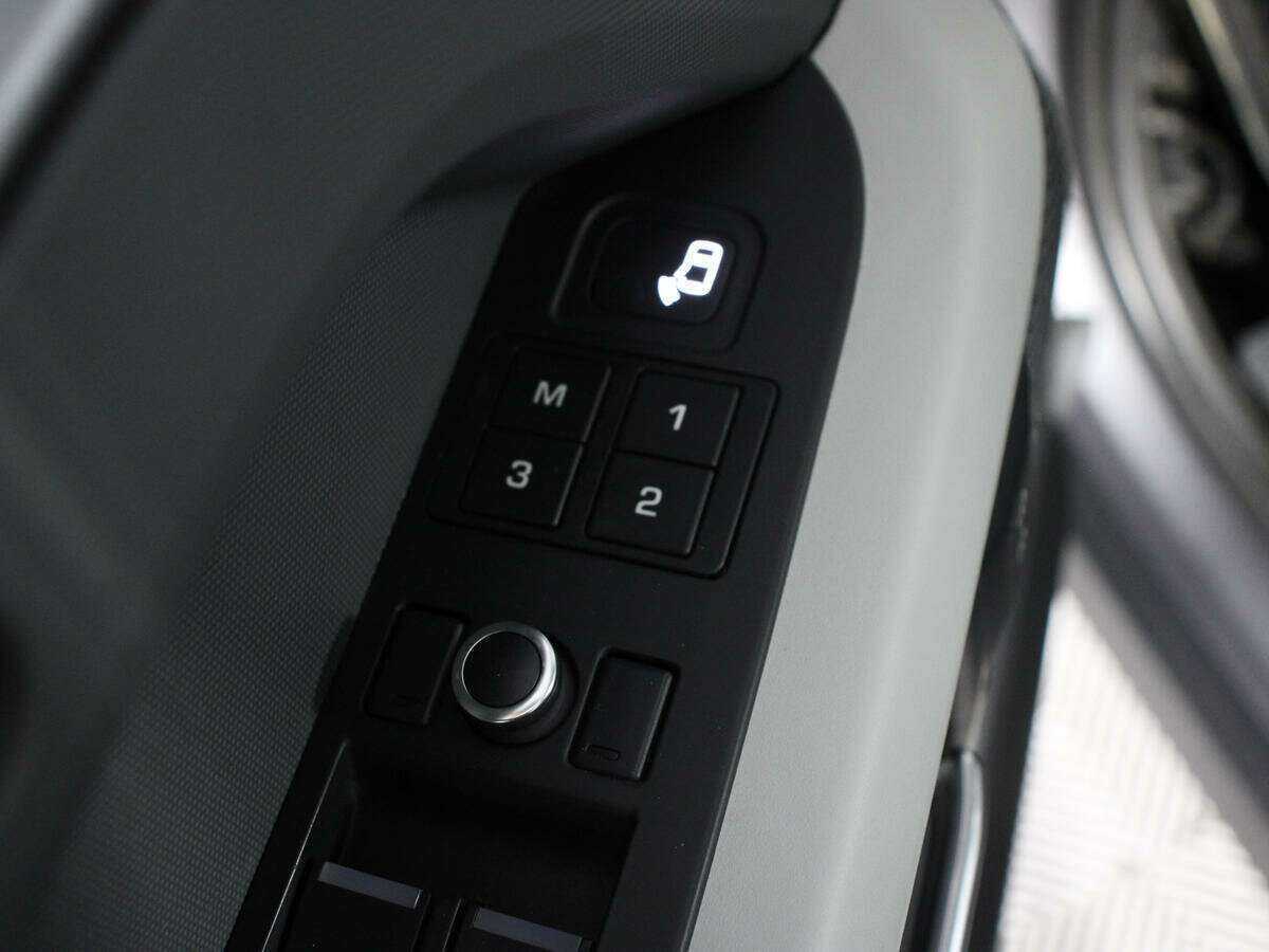 Land Rover Defender с пробегом — 2020 год. Фото: #20