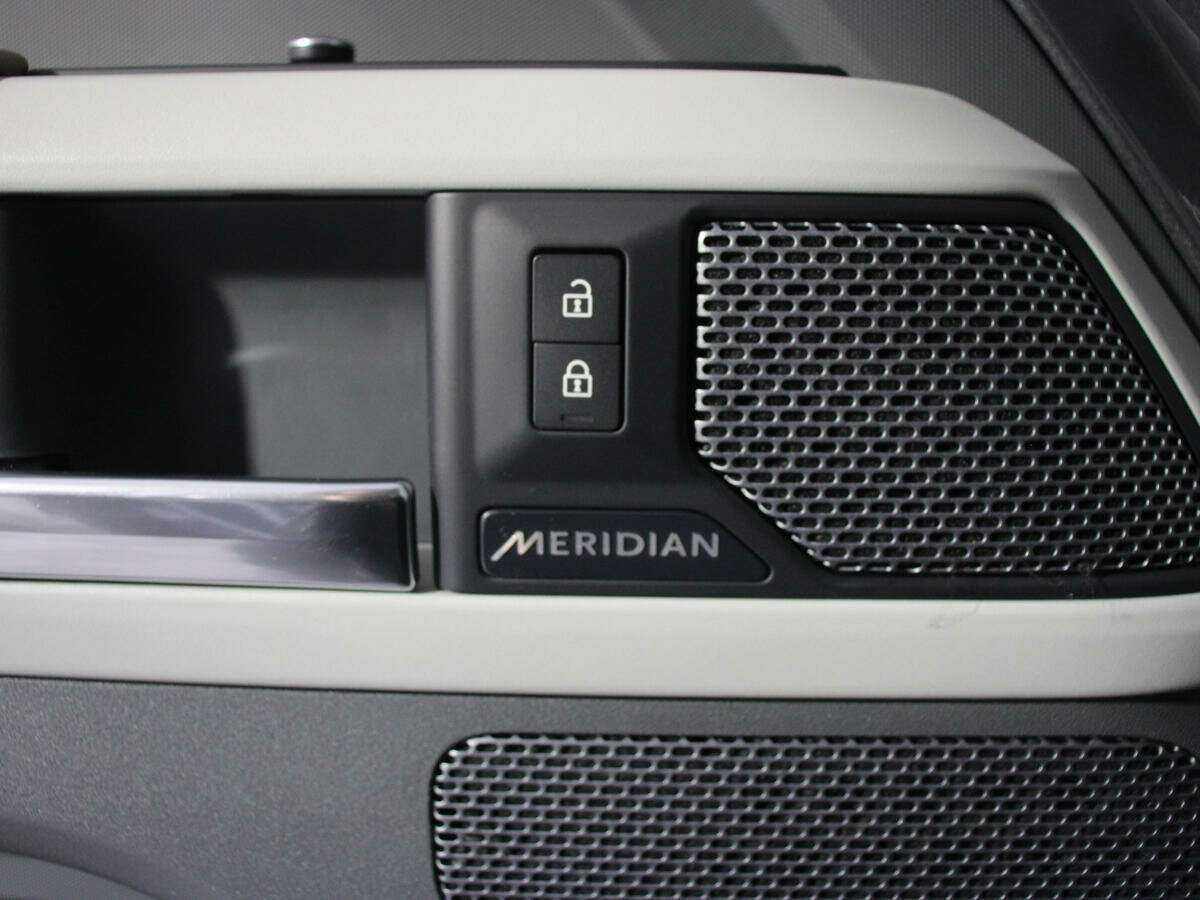 Land Rover Defender с пробегом — 2020 год. Фото: #21