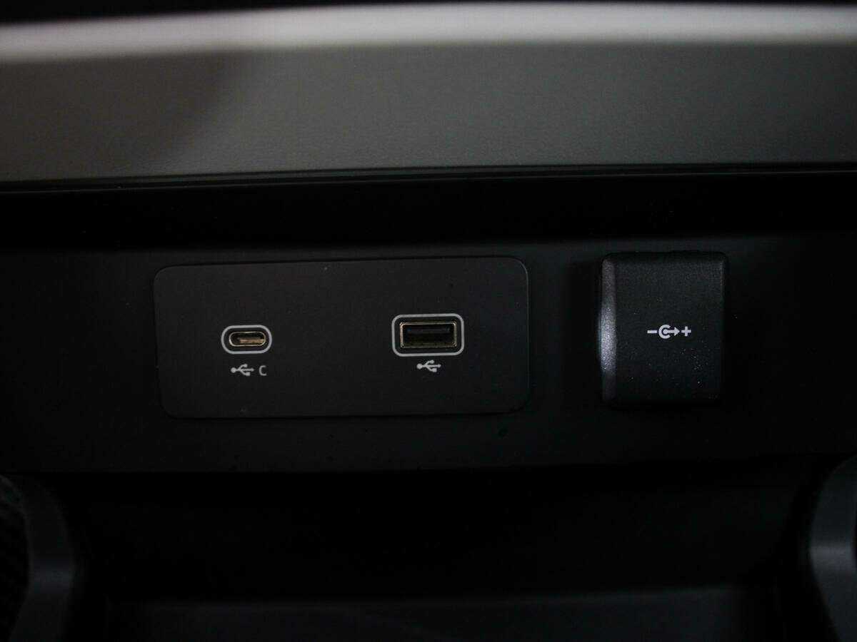 Land Rover Defender с пробегом — 2020 год. Фото: #23