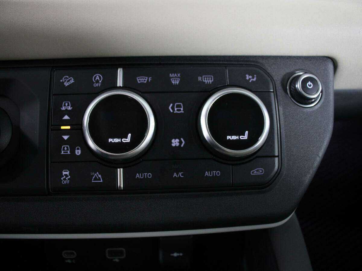 Land Rover Defender с пробегом — 2020 год. Фото: #26