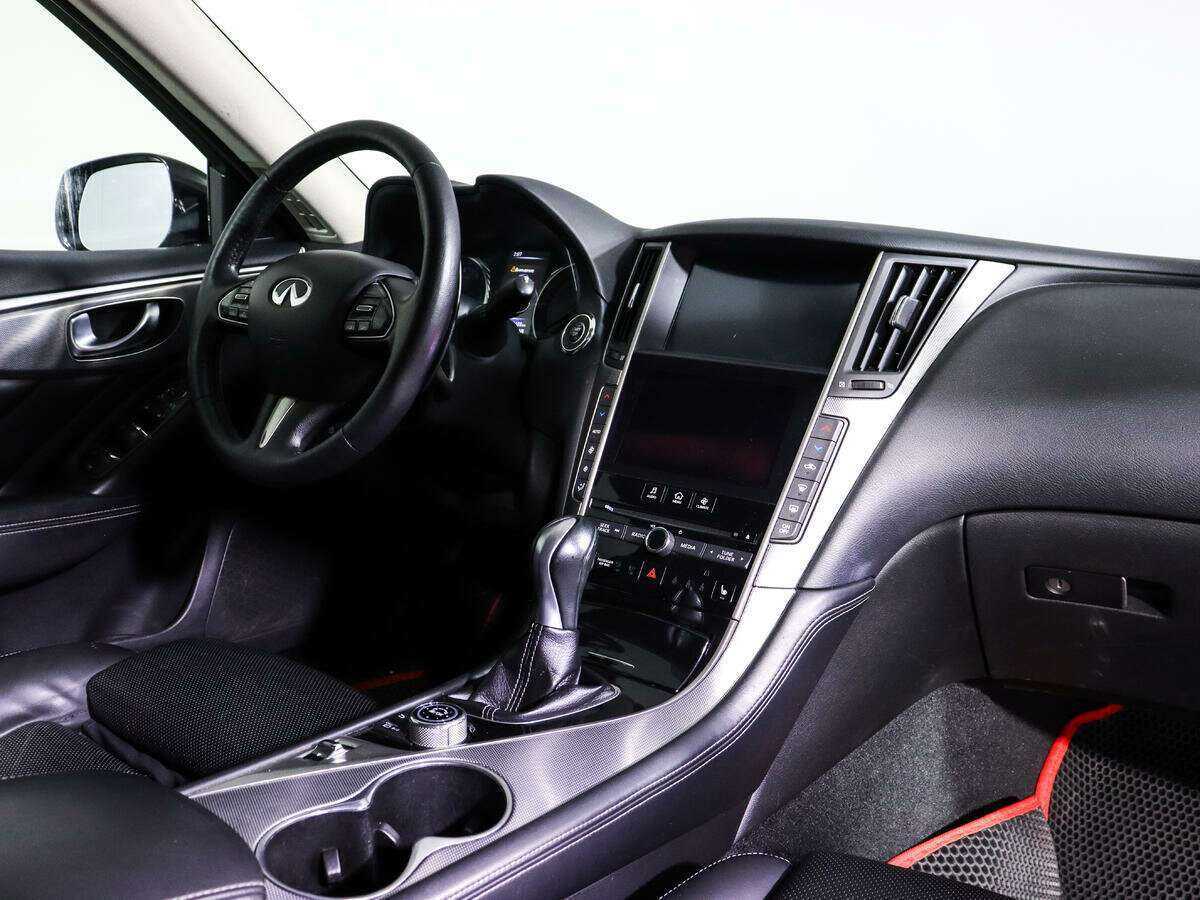 Infiniti Q50 с пробегом — 2014 год. Фото: #6