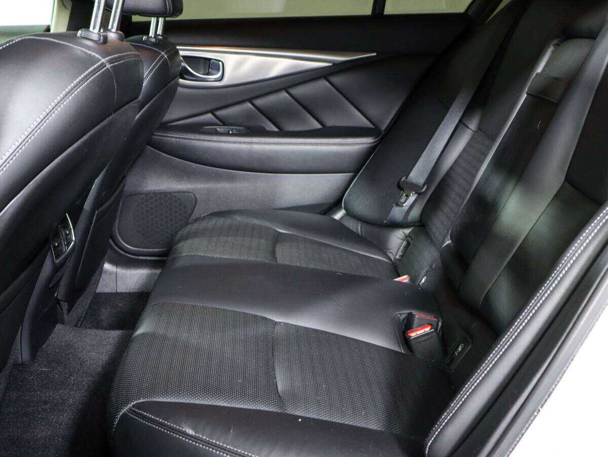 Infiniti Q50 с пробегом — 2014 год. Фото: #7