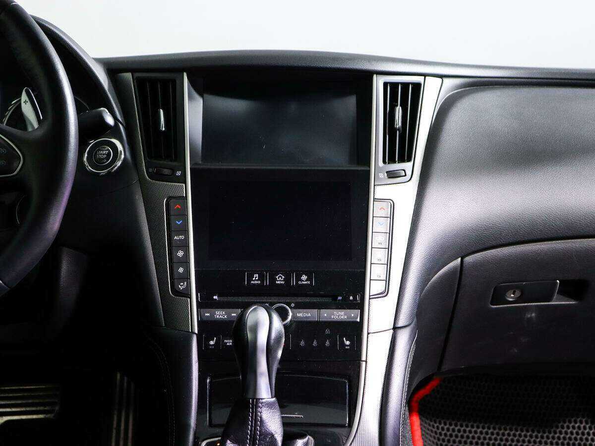 Infiniti Q50 с пробегом — 2014 год. Фото: #10