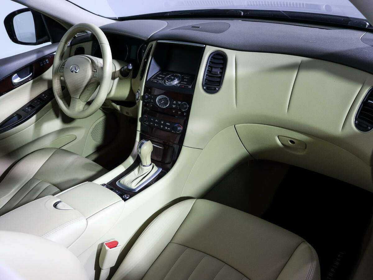 Infiniti EX с пробегом — 2011 год. Фото: #5