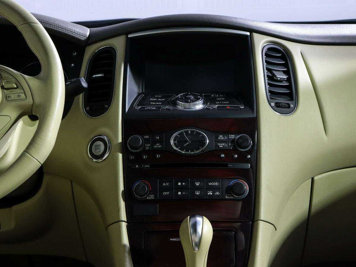 Infiniti EX с пробегом — 2011 год. Фото: #9