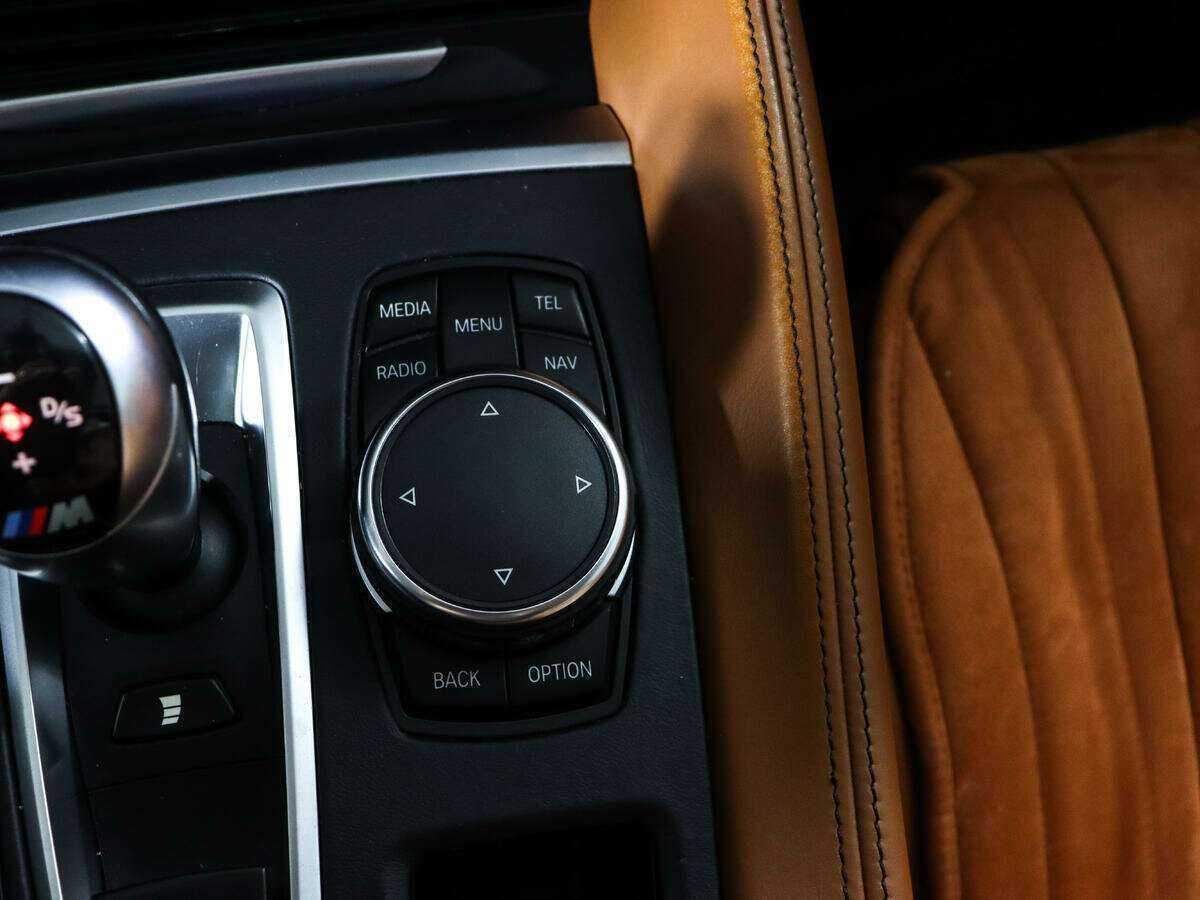 BMW X5 M с пробегом — 2015 год. Фото: #10