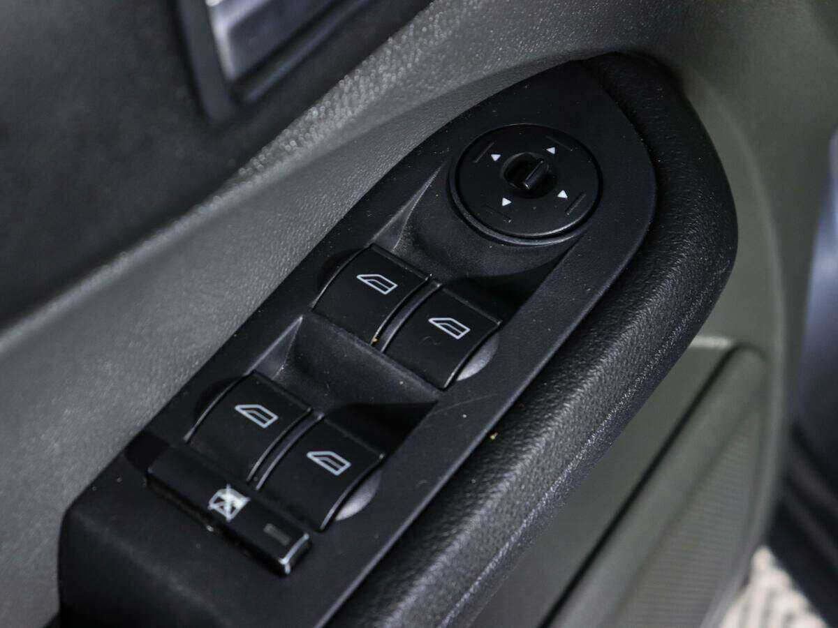 Ford C-MAX с пробегом — 2006 год. Фото: #16