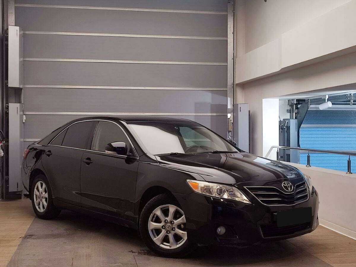 Toyota Camry с пробегом — 2010 год. Фото: #2