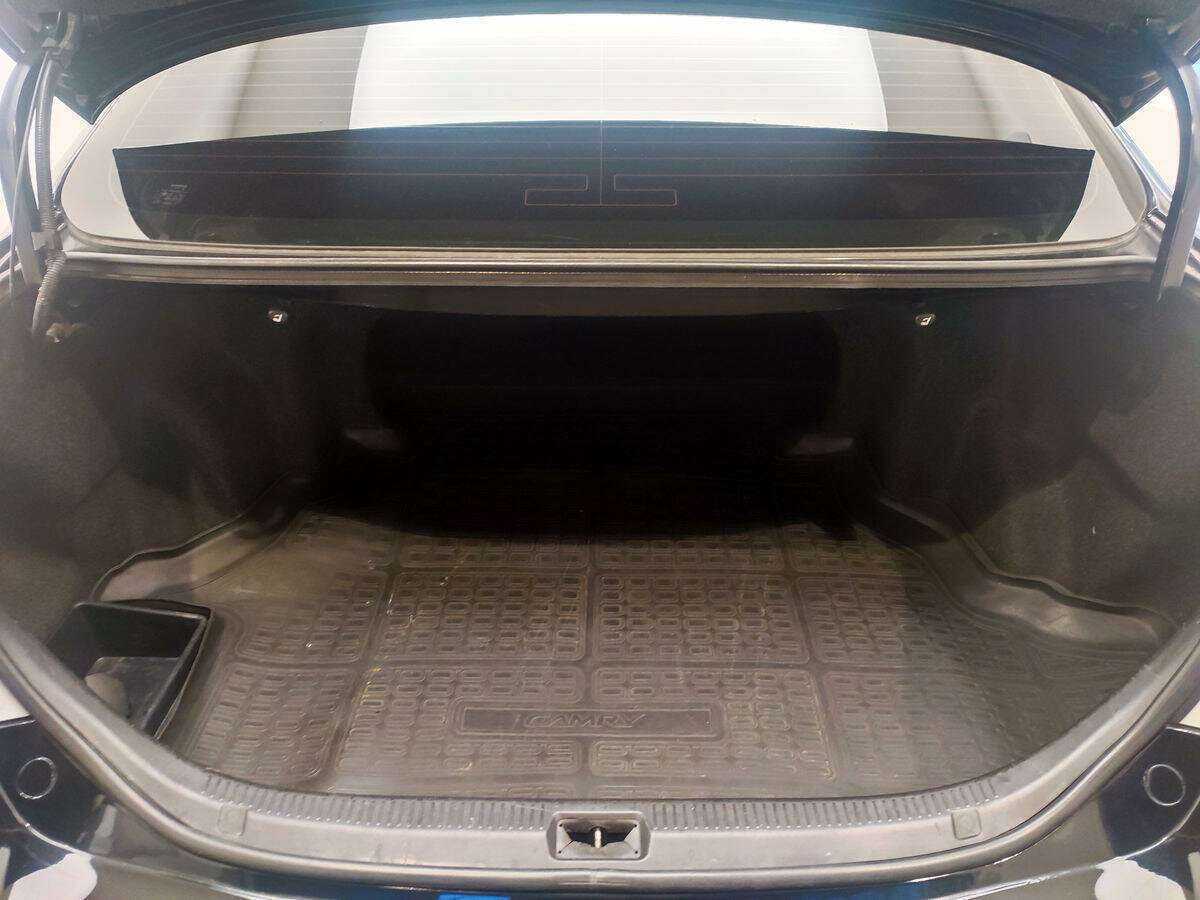 Toyota Camry с пробегом — 2010 год. Фото: #9