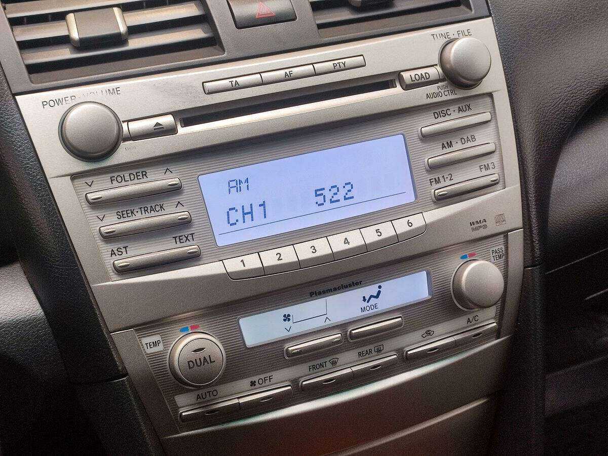 Toyota Camry с пробегом — 2010 год. Фото: #16