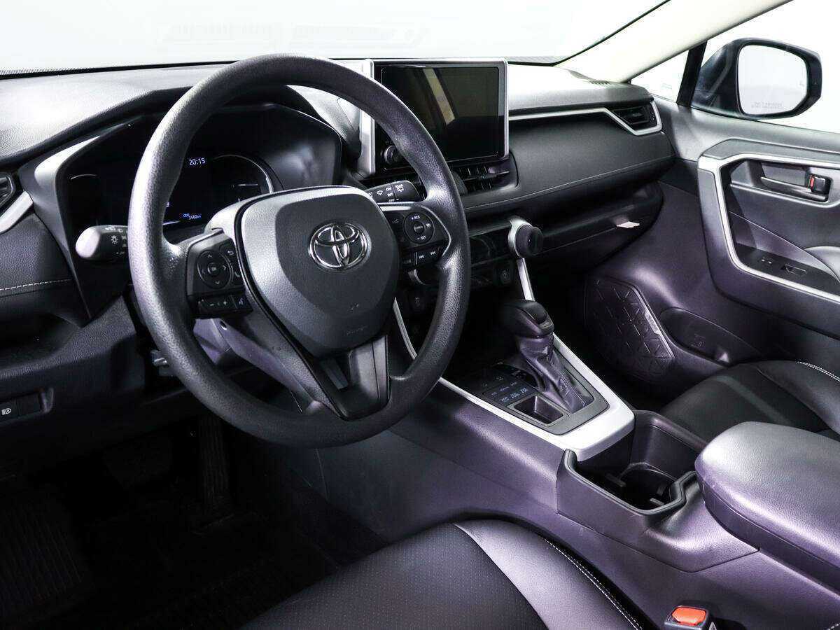 Toyota RAV4 с пробегом — 2022 год. Фото: #11