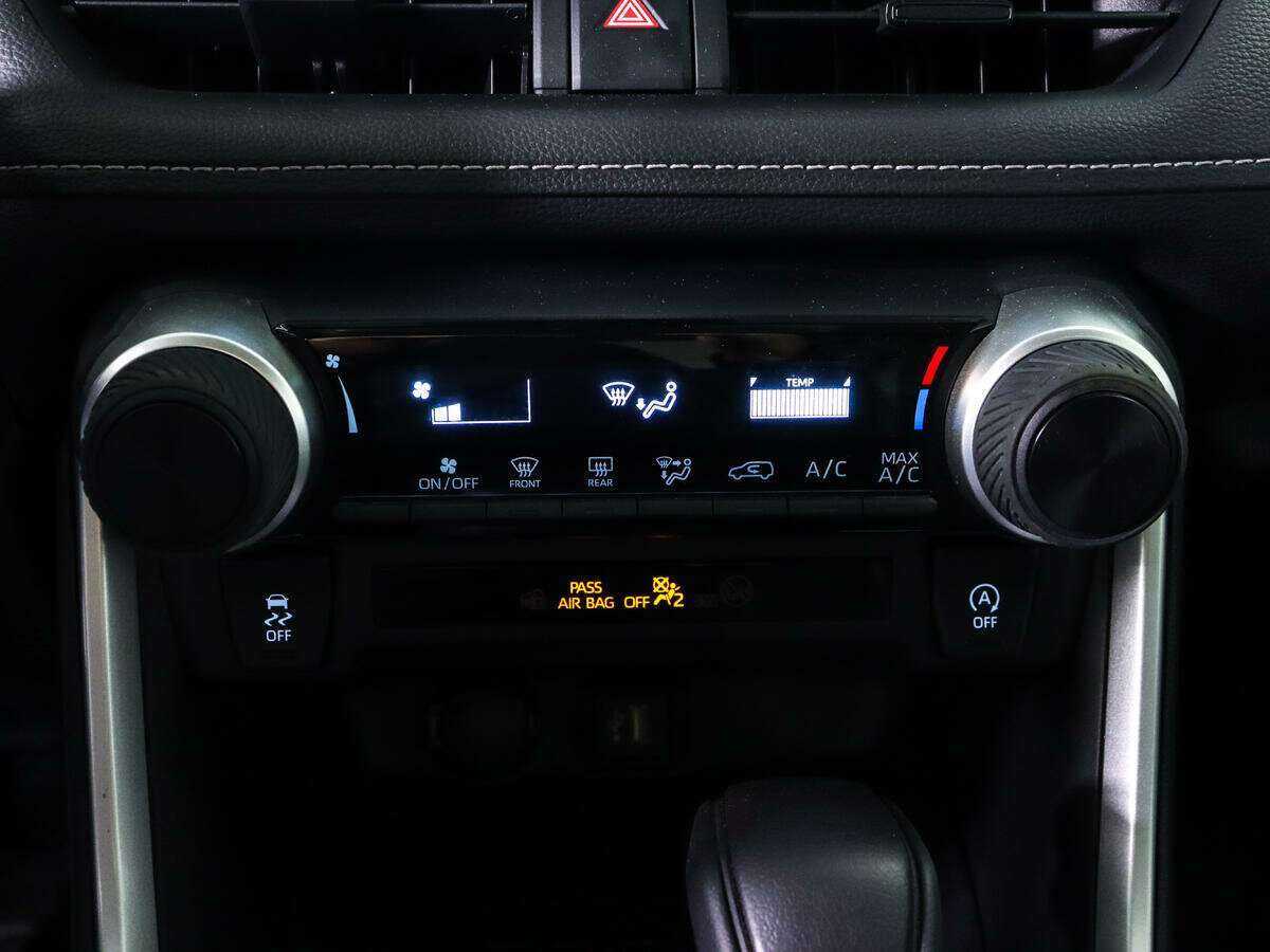 Toyota RAV4 с пробегом — 2022 год. Фото: #15