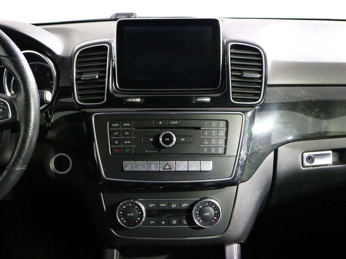 Mercedes-Benz GLE с пробегом — 2015 год. Фото: #9