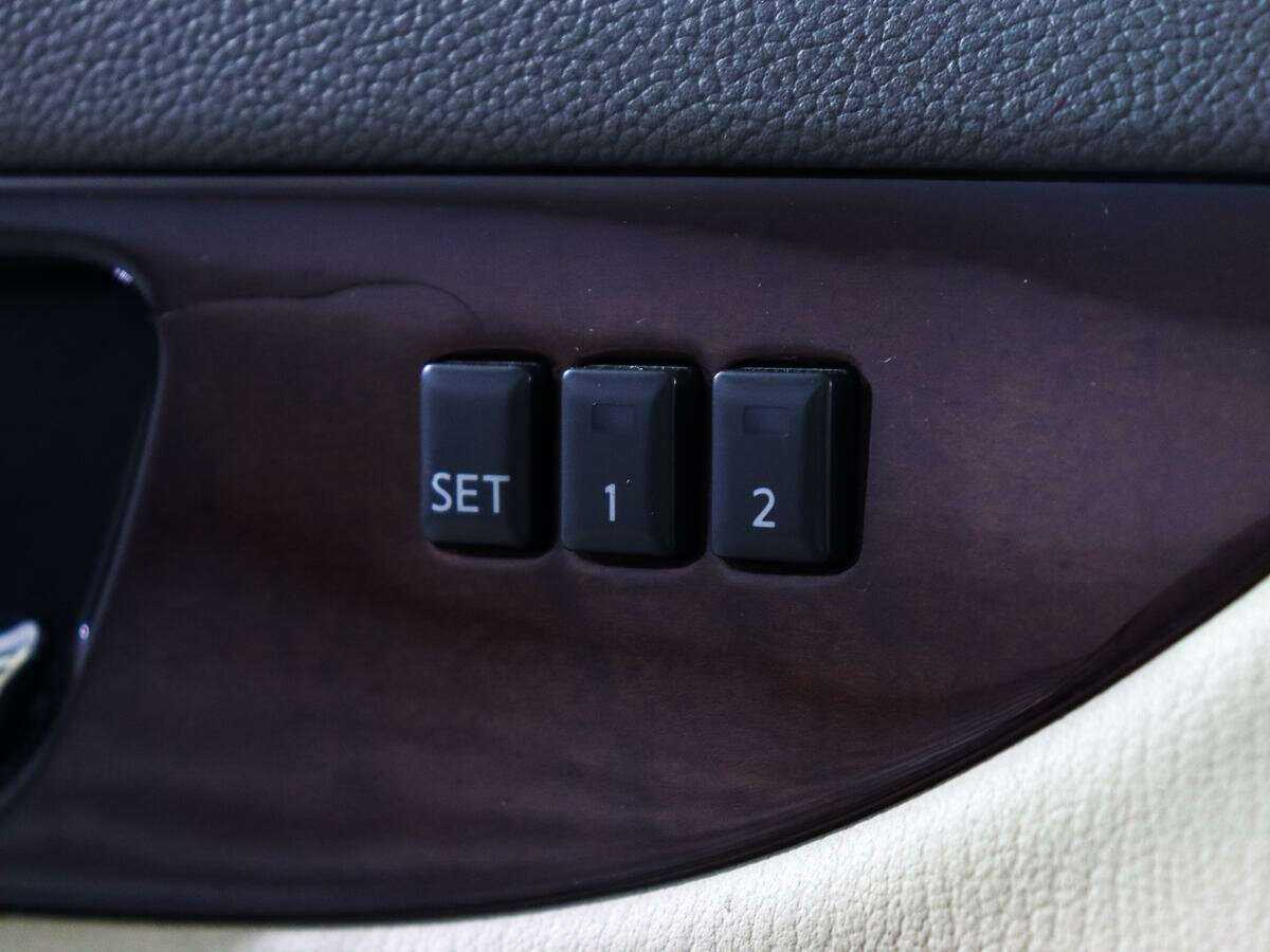 Infiniti EX с пробегом — 2008 год. Фото: #16