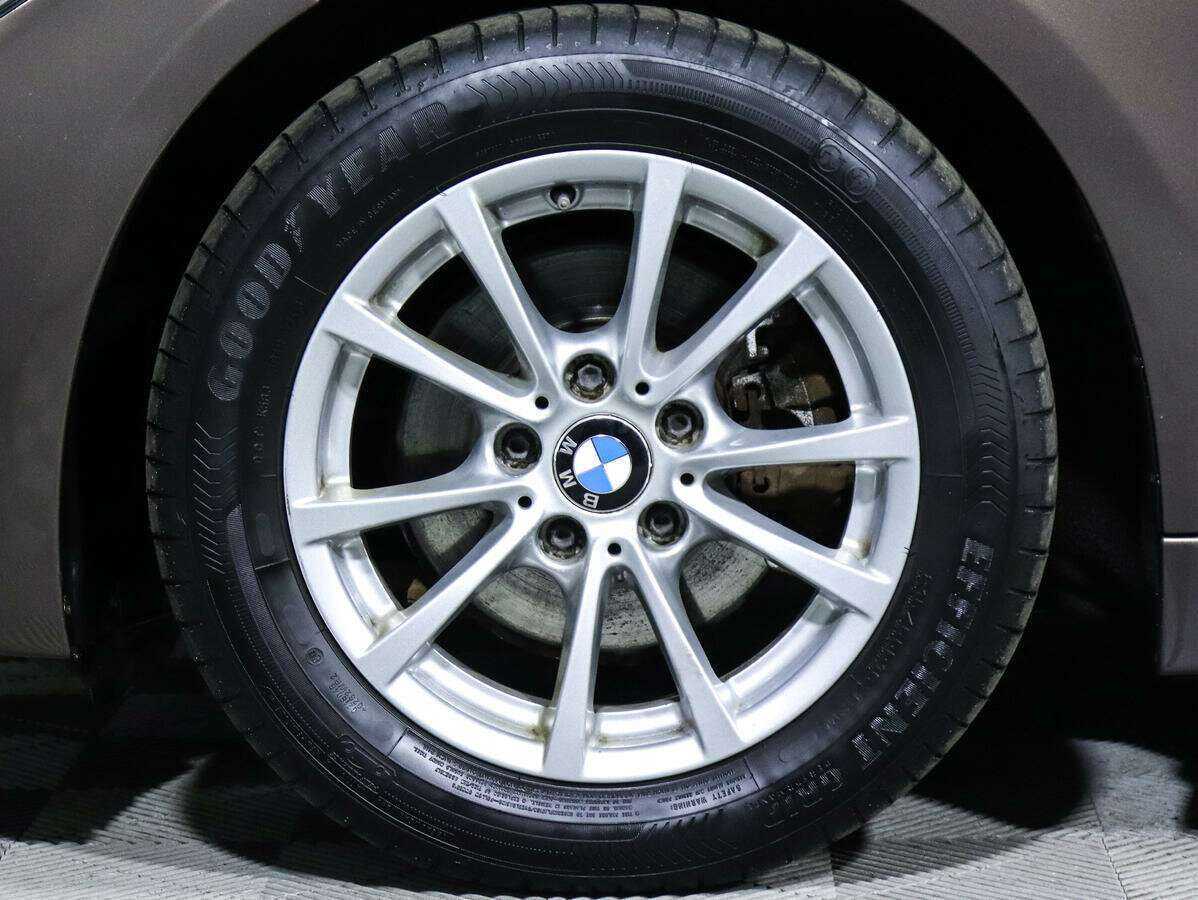 BMW 3 серии с пробегом — 2013 год. Фото: #12