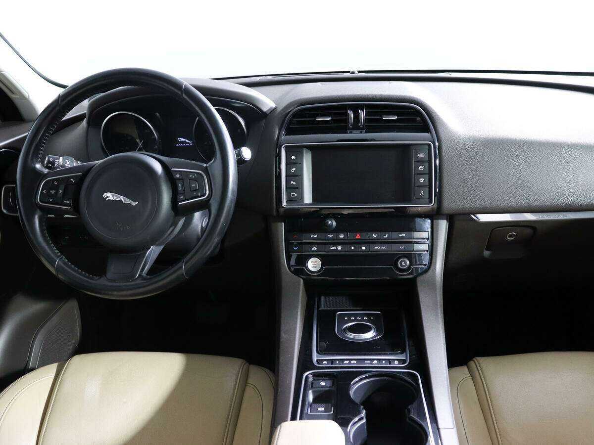 Jaguar F-Pace с пробегом — 2017 год. Фото: #11