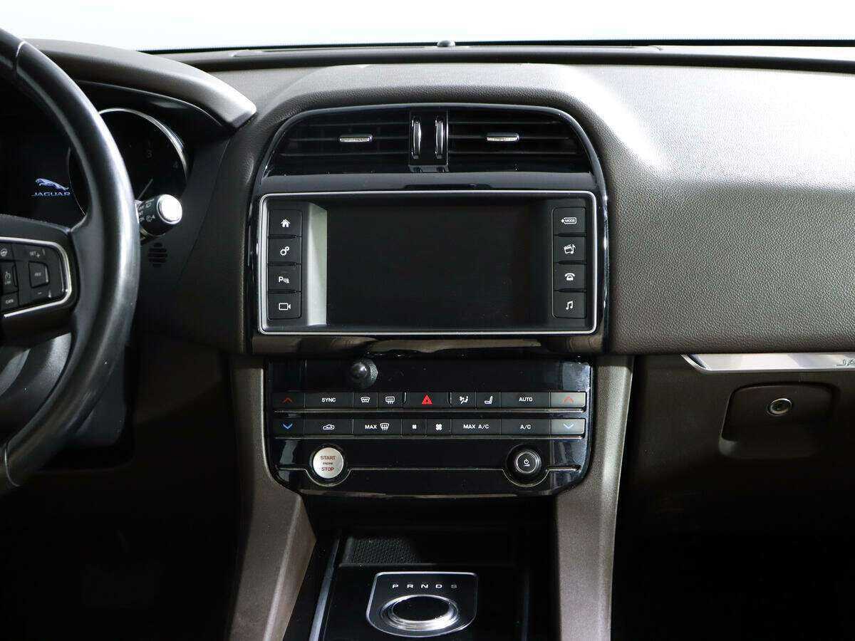 Jaguar F-Pace с пробегом — 2017 год. Фото: #12