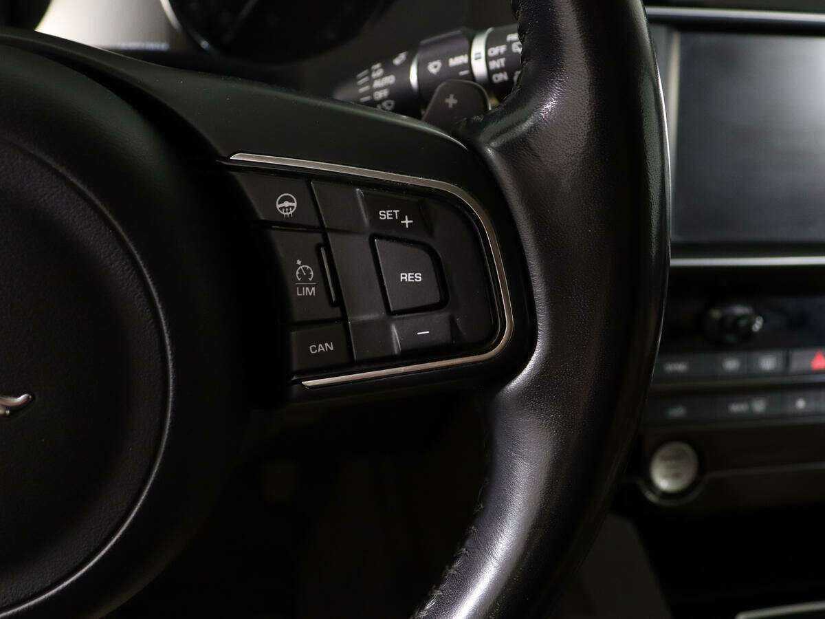 Jaguar F-Pace с пробегом — 2017 год. Фото: #23