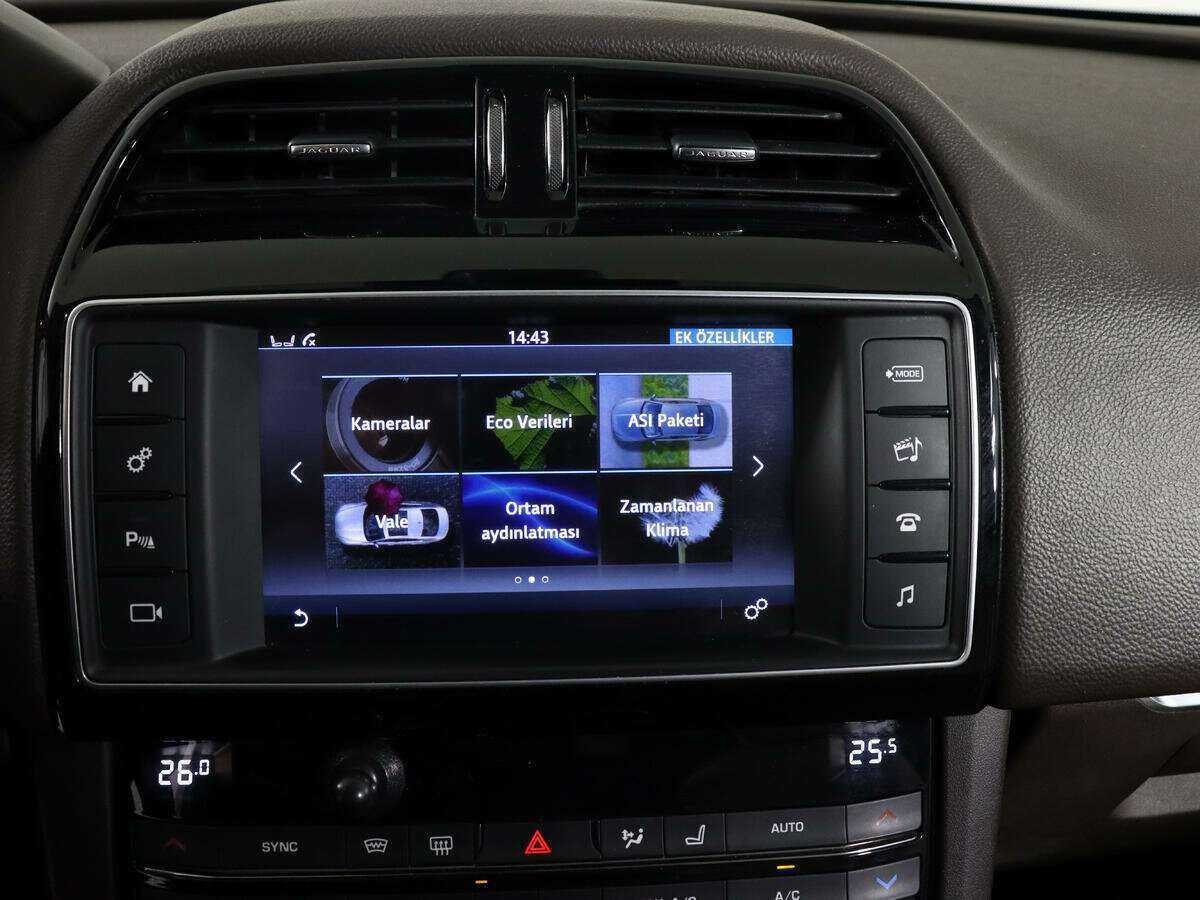 Jaguar F-Pace с пробегом — 2017 год. Фото: #32