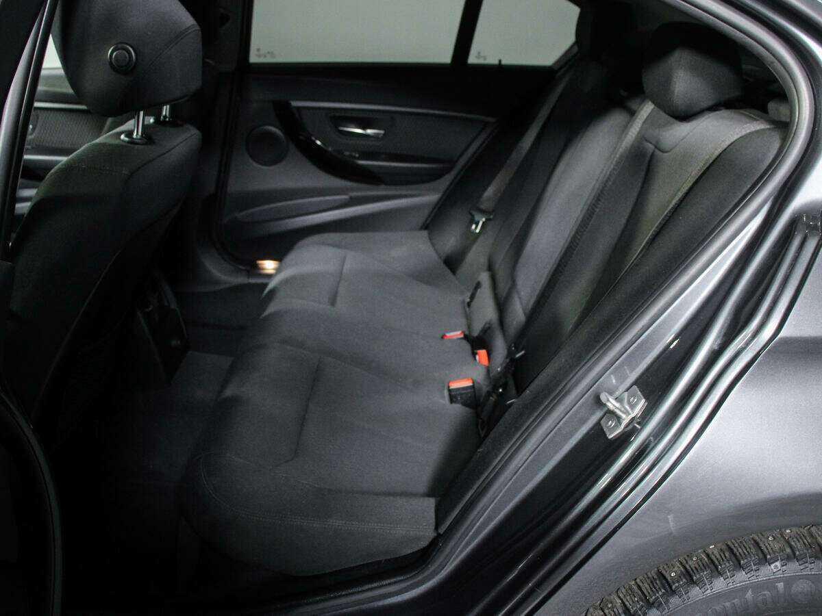 BMW 3 серии с пробегом — 2017 год. Фото: #8