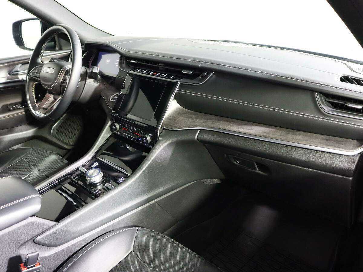 Jeep Grand Cherokee с пробегом — 2022 год. Фото: #5