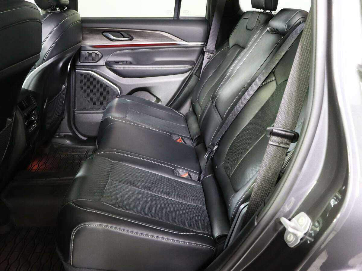 Jeep Grand Cherokee с пробегом — 2022 год. Фото: #6