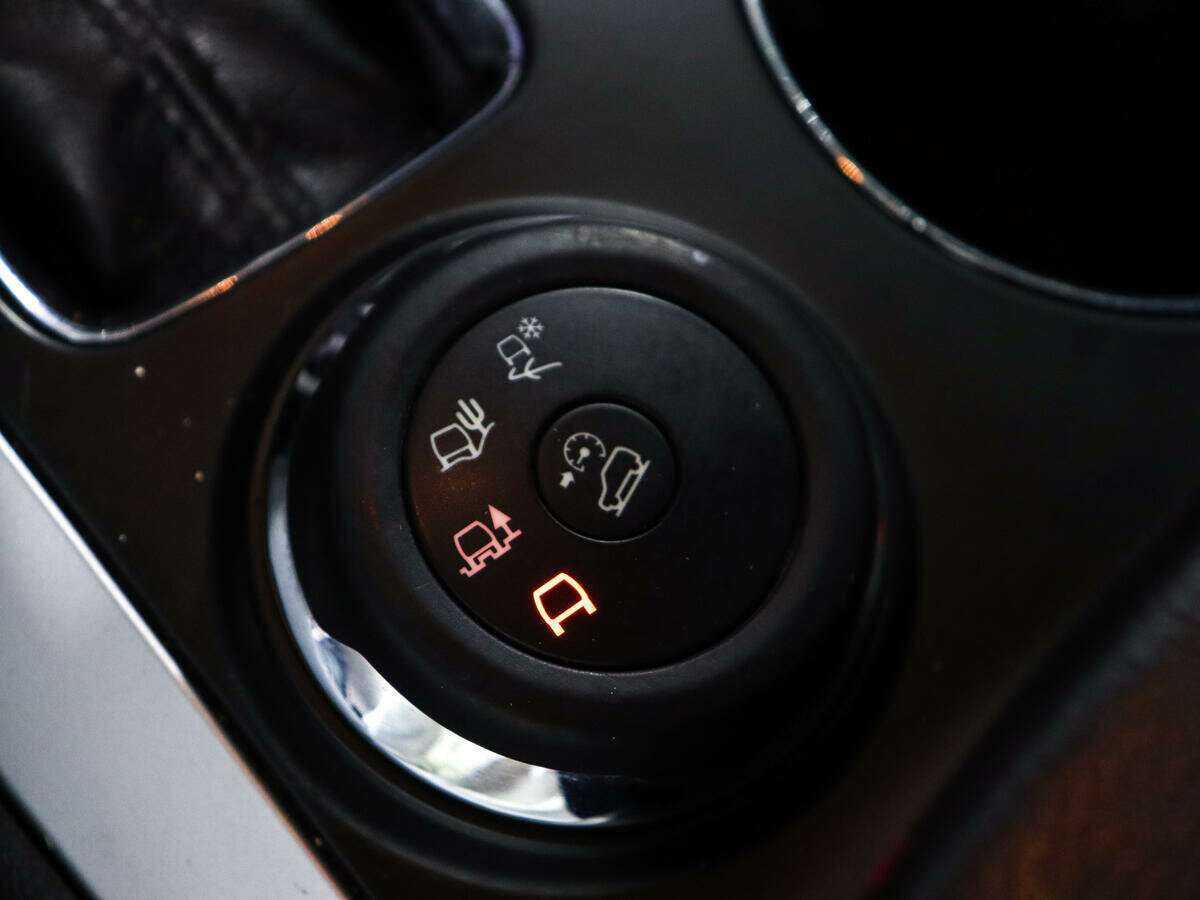 Ford Explorer с пробегом — 2014 год. Фото: #14