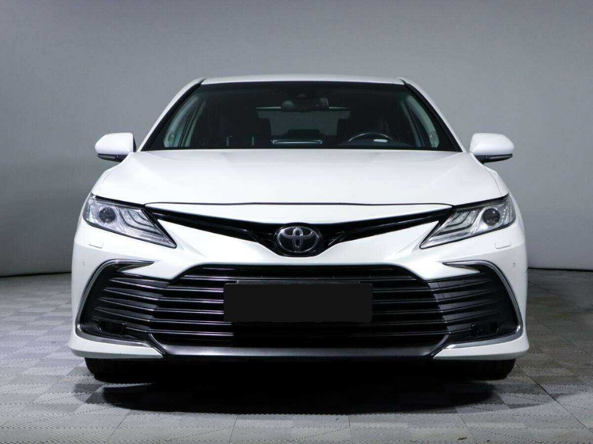 Toyota Camry с пробегом — 2021 год. Фото: #1