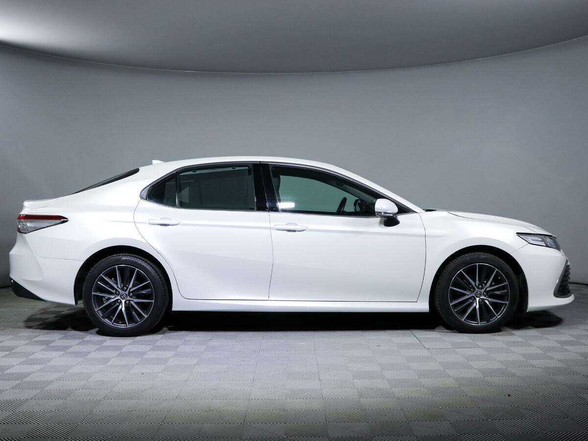 Toyota Camry с пробегом — 2021 год. Фото: #3
