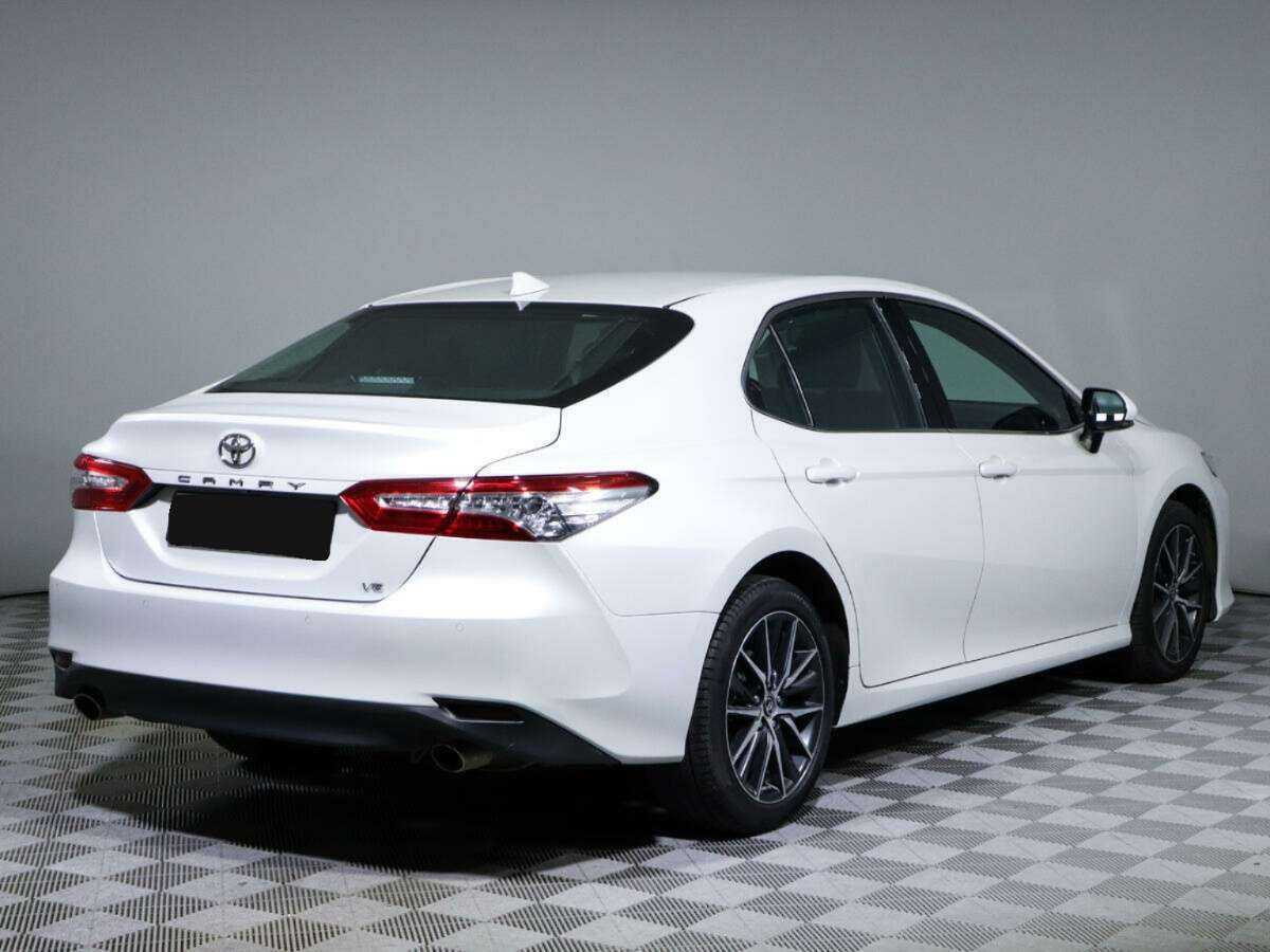 Toyota Camry с пробегом — 2021 год. Фото: #4