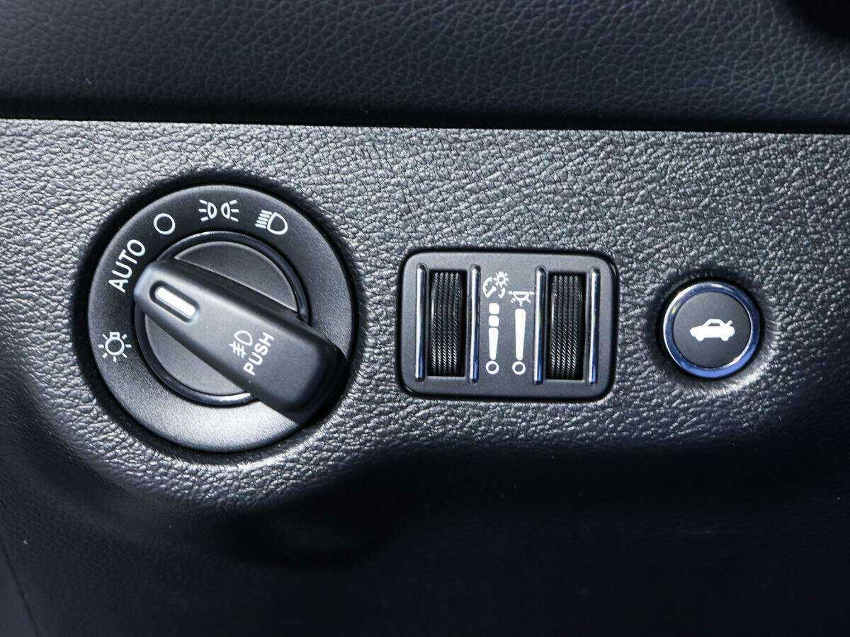 Dodge Challenger с пробегом — 2021 год. Фото: #17