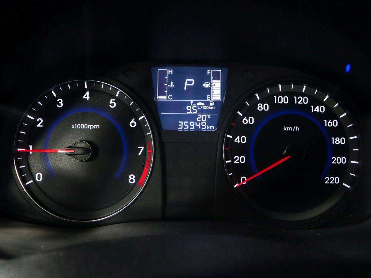 Hyundai Solaris с пробегом — 2016 год. Фото: #8