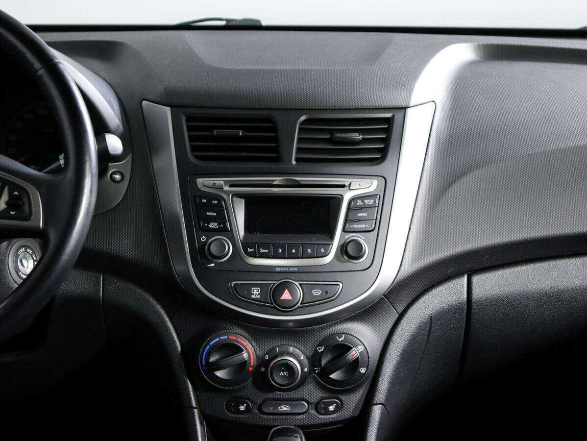 Hyundai Solaris с пробегом — 2016 год. Фото: #10