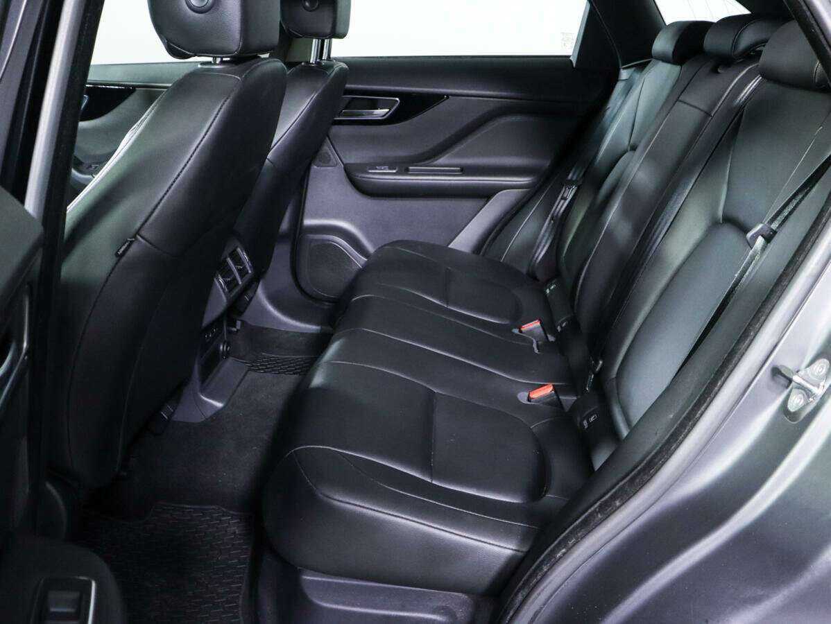 Jaguar F-Pace с пробегом — 2016 год. Фото: #5