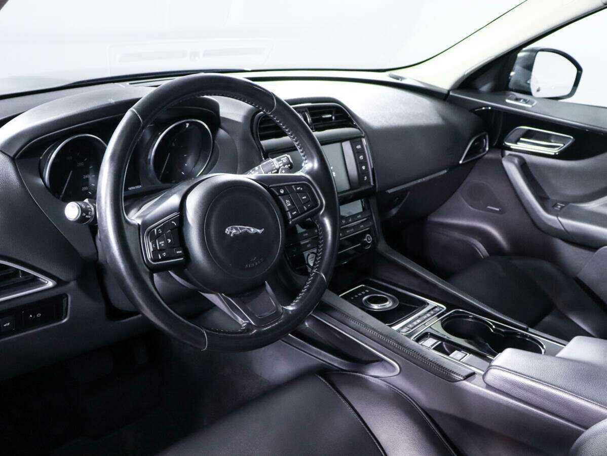 Jaguar F-Pace с пробегом — 2016 год. Фото: #9