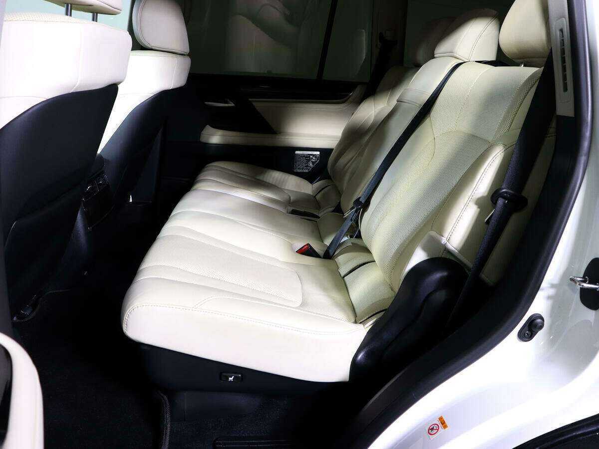 Lexus LX с пробегом — 2017 год. Фото: #8