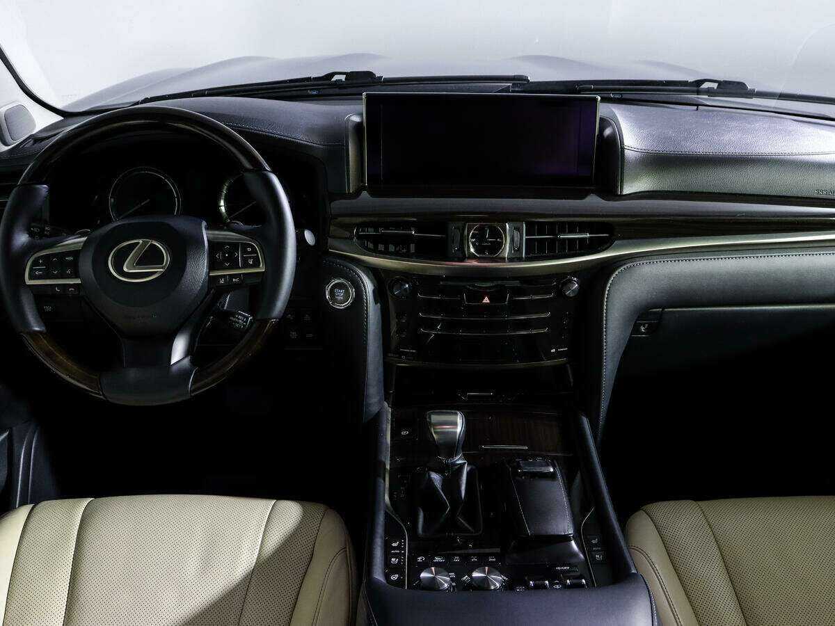 Lexus LX с пробегом — 2017 год. Фото: #10