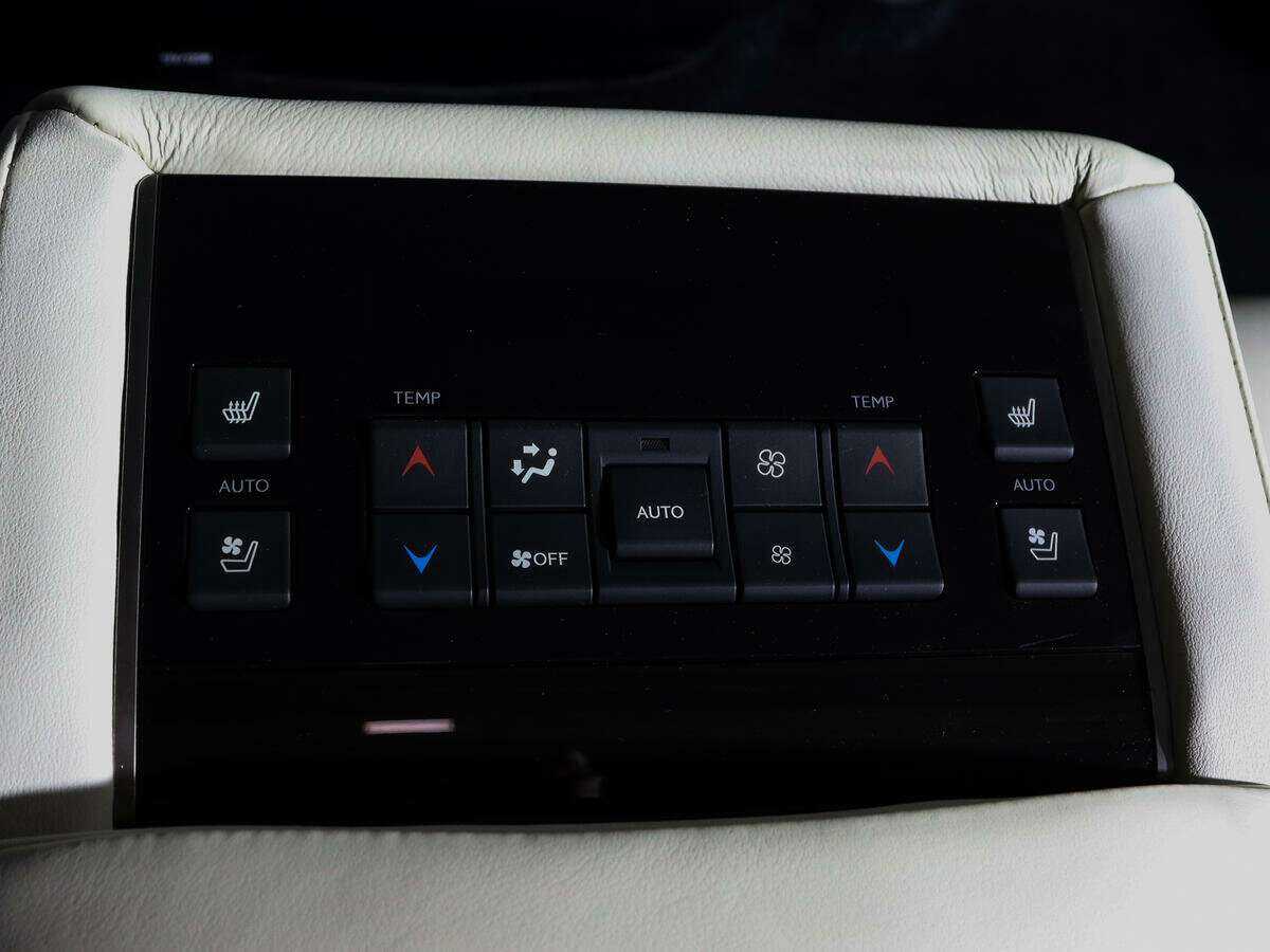 Lexus LX с пробегом — 2017 год. Фото: #14