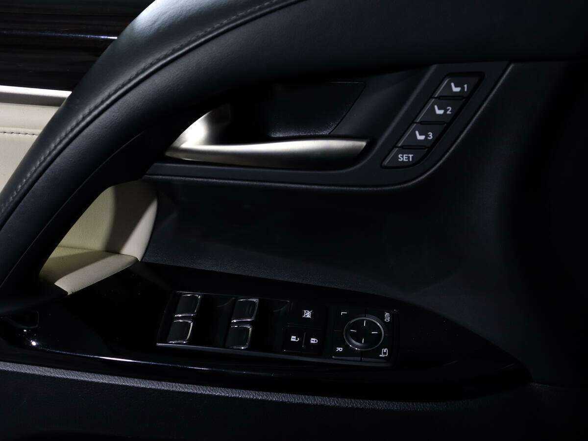 Lexus LX с пробегом — 2017 год. Фото: #16