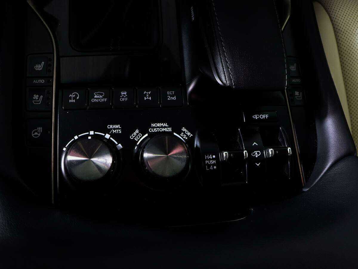 Lexus LX с пробегом — 2017 год. Фото: #23