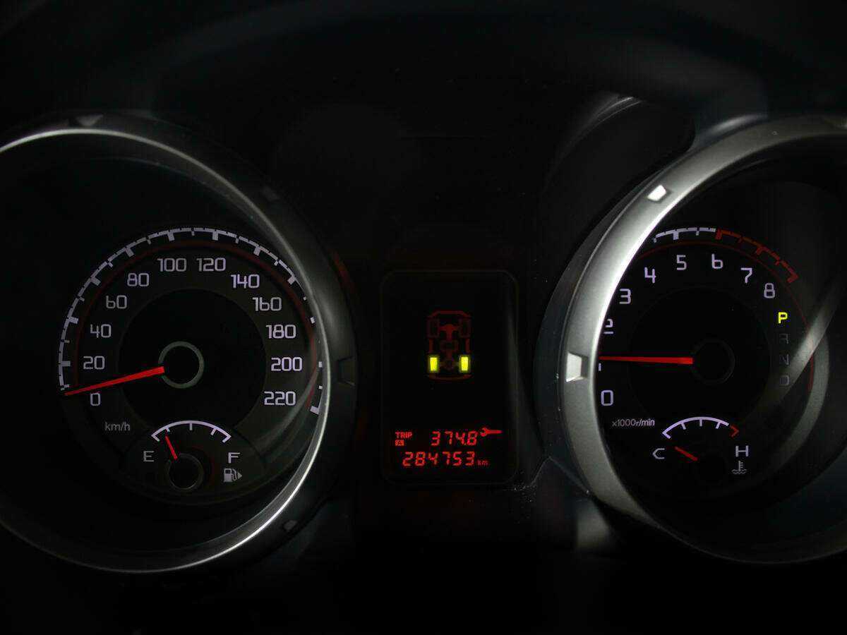 Mitsubishi Pajero с пробегом — 2011 год. Фото: #8