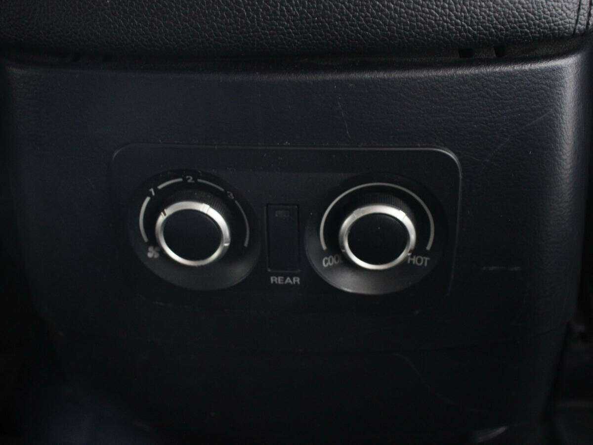 Mitsubishi Pajero с пробегом — 2011 год. Фото: #12