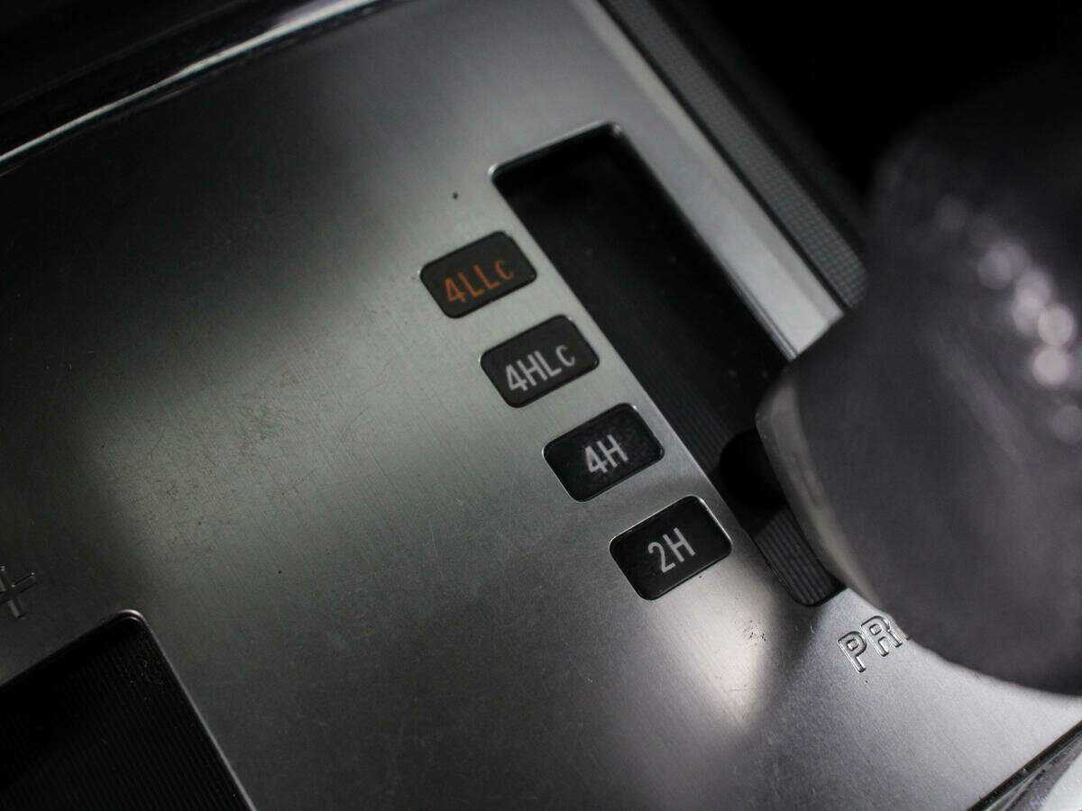 Mitsubishi Pajero с пробегом — 2011 год. Фото: #16