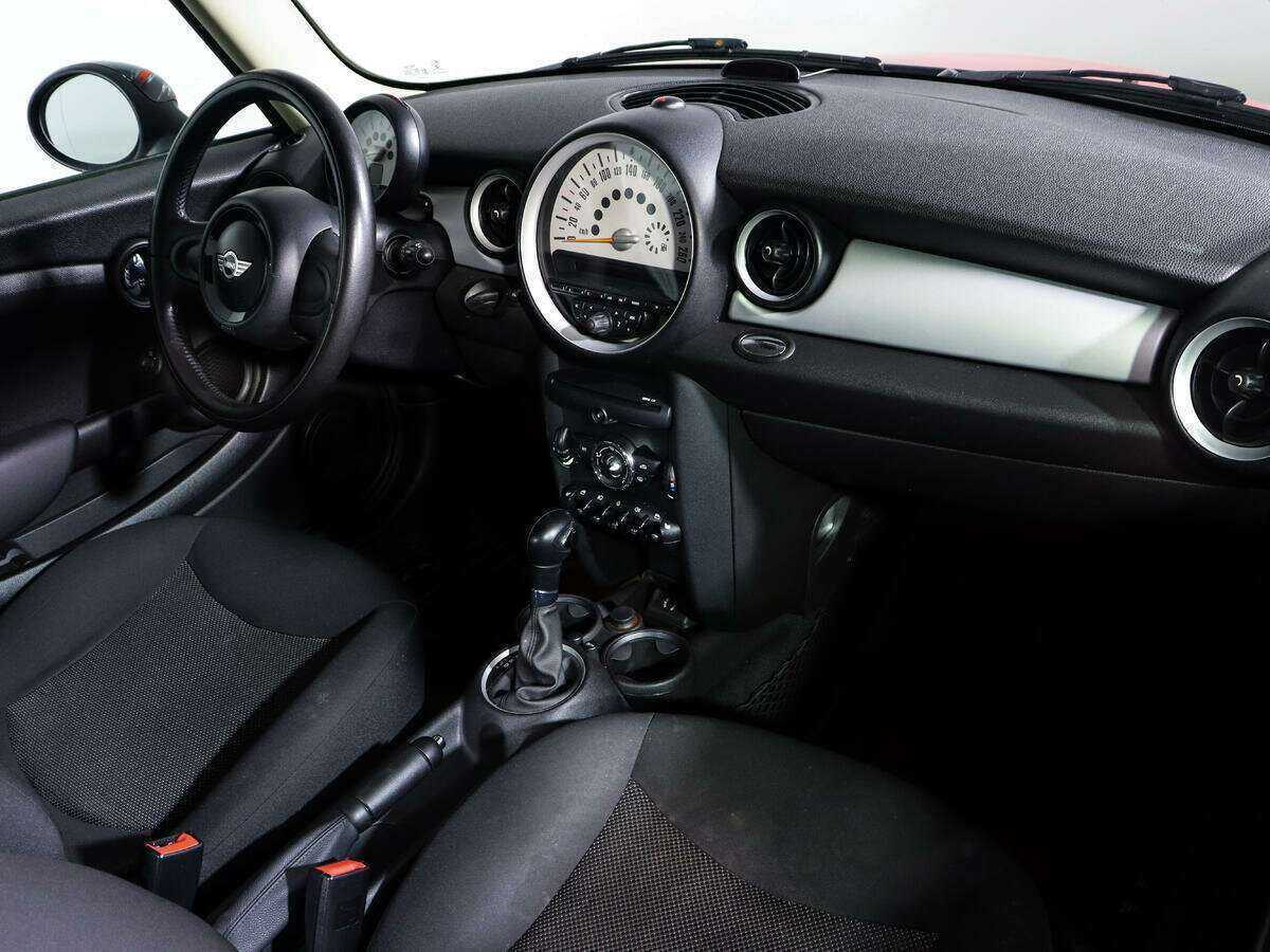 Mini Hatch с пробегом — 2012 год. Фото: #6