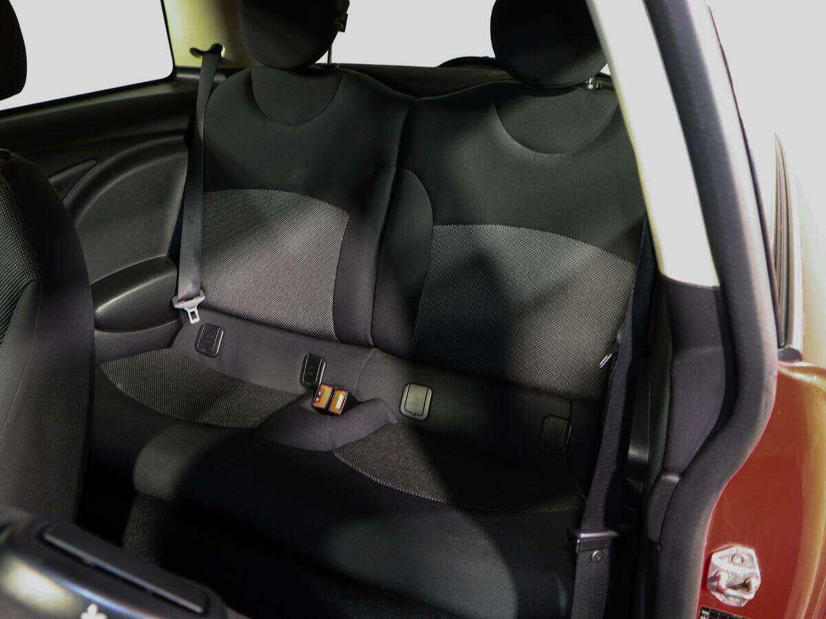 Mini Hatch с пробегом — 2012 год. Фото: #7