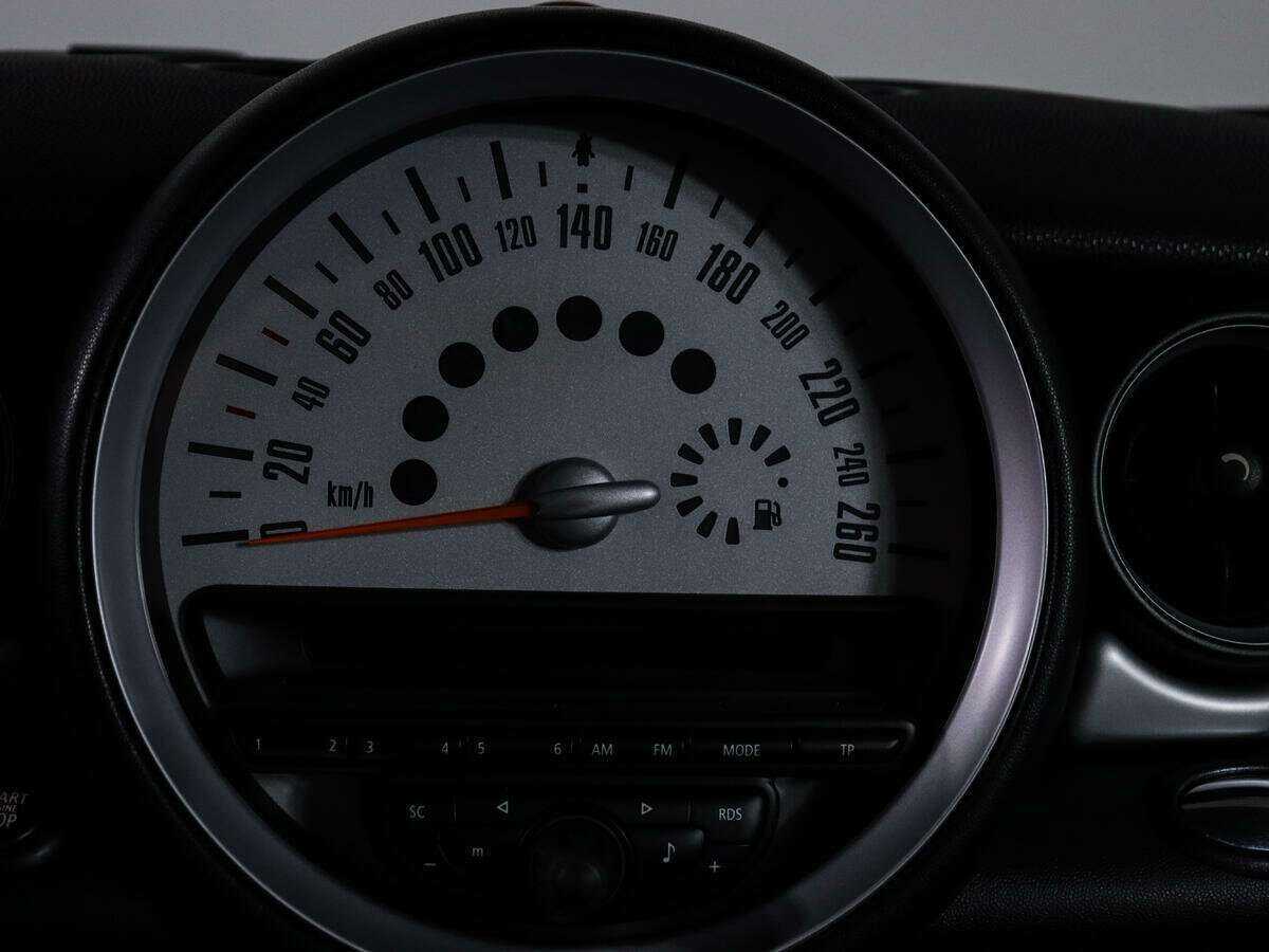 Mini Hatch с пробегом — 2012 год. Фото: #11