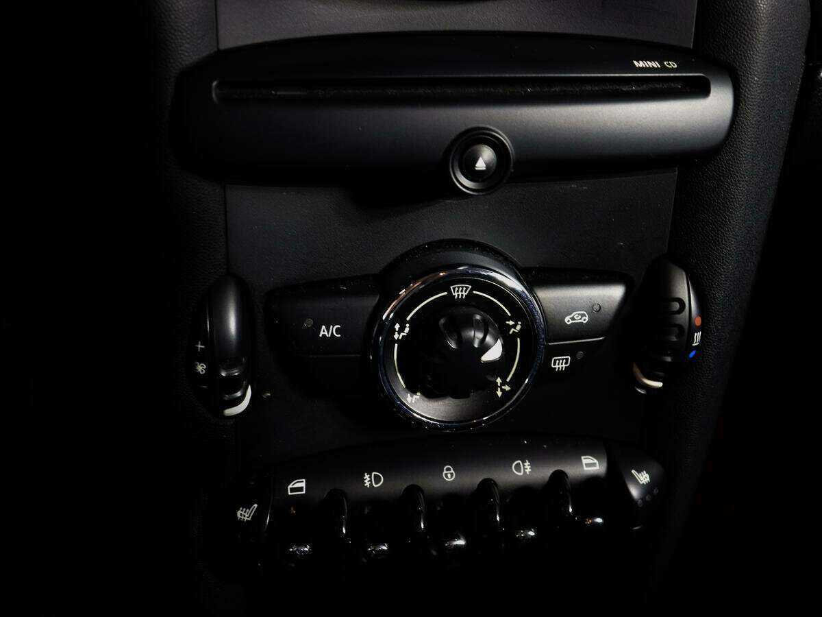 Mini Hatch с пробегом — 2012 год. Фото: #13