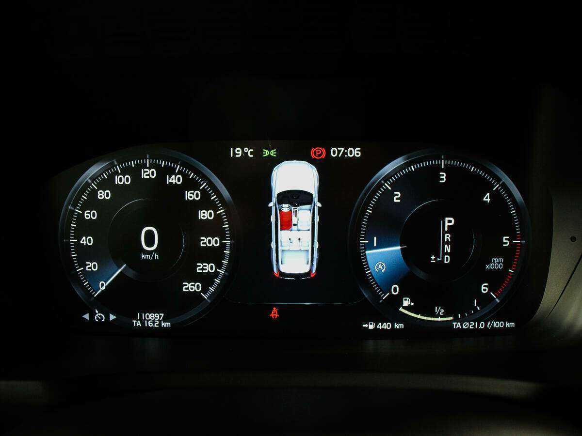 Volvo XC90 с пробегом — 2015 год. Фото: #8