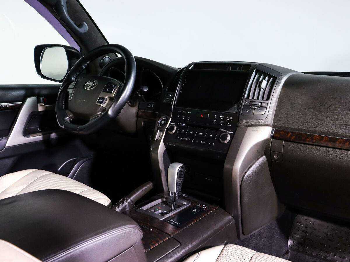 Toyota Land Cruiser с пробегом — 2008 год. Фото: #6